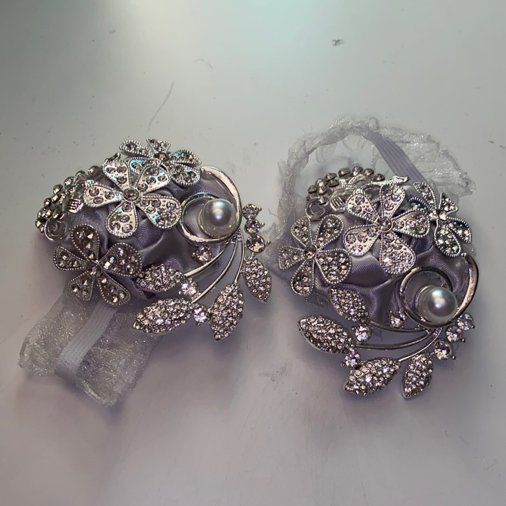 2 pc corsage